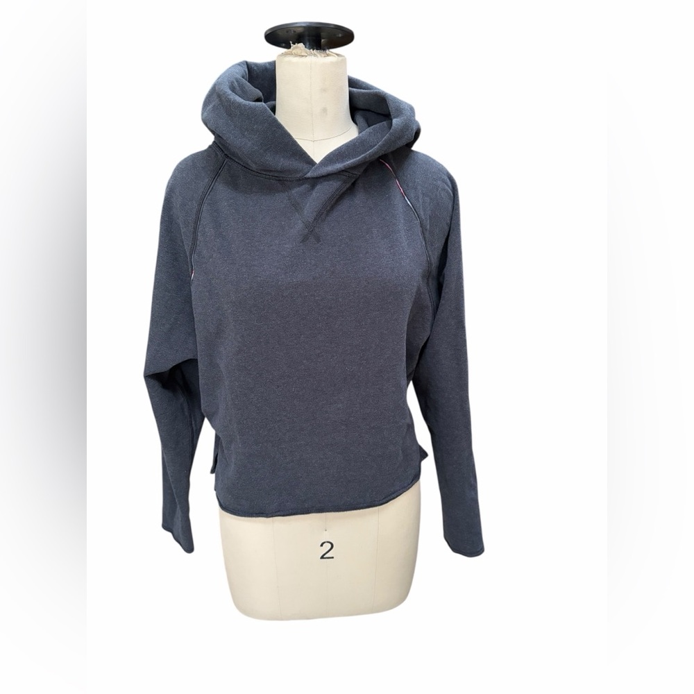 Lululemon woman's cropped‎ hoodie